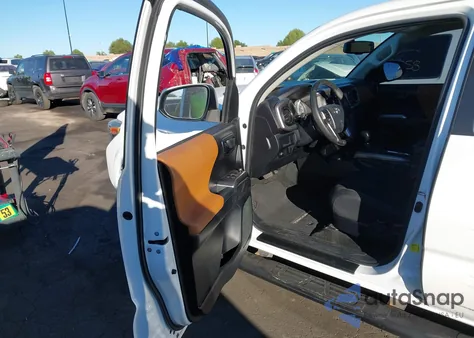 2017 Toyota Tacoma Sr5 V6 z USA, uszkodzony, nr VIN 3TMAZ5CN0HM044295